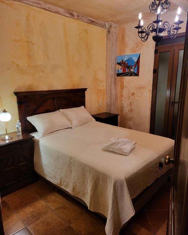Hotel Y Restaurante Innsbruck Антигуа-Гватемала Экстерьер фото