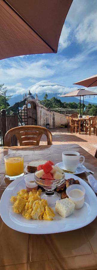 Hotel Y Restaurante Innsbruck Антигуа-Гватемала Экстерьер фото