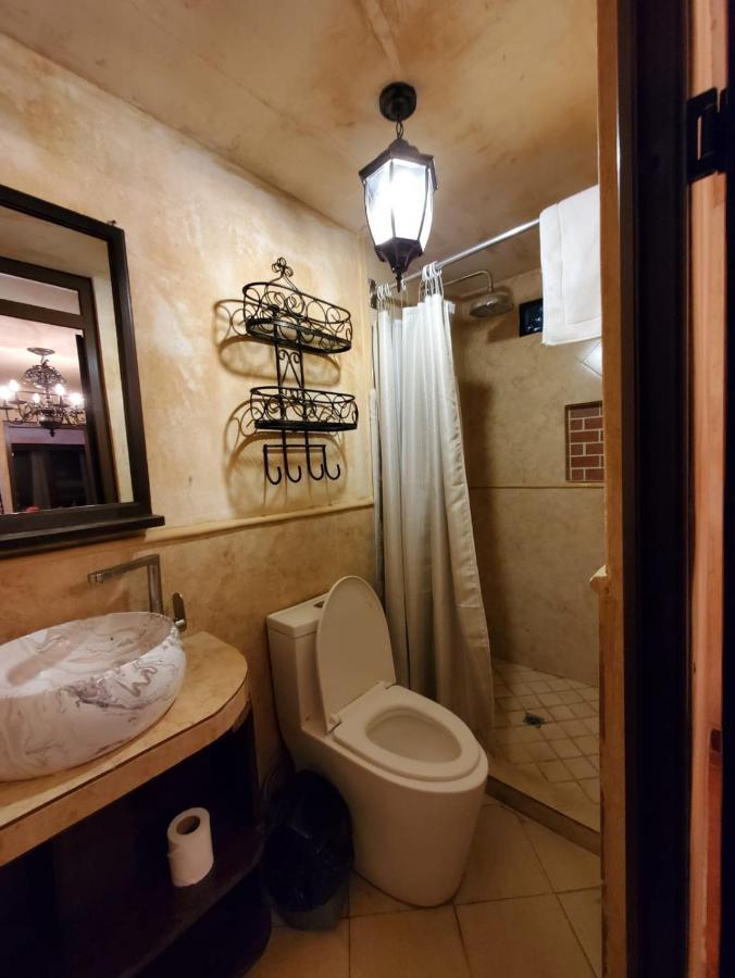 Hotel Y Restaurante Innsbruck Антигуа-Гватемала Экстерьер фото